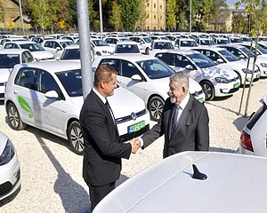 Elektromos autókat kapnak a kórházak állami pénzből